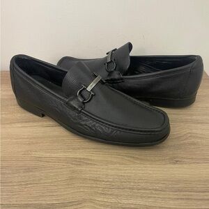 Salvatore Ferragamo Black Pebble Leather Regal Mens Slip-On Loafers 10 Buckle